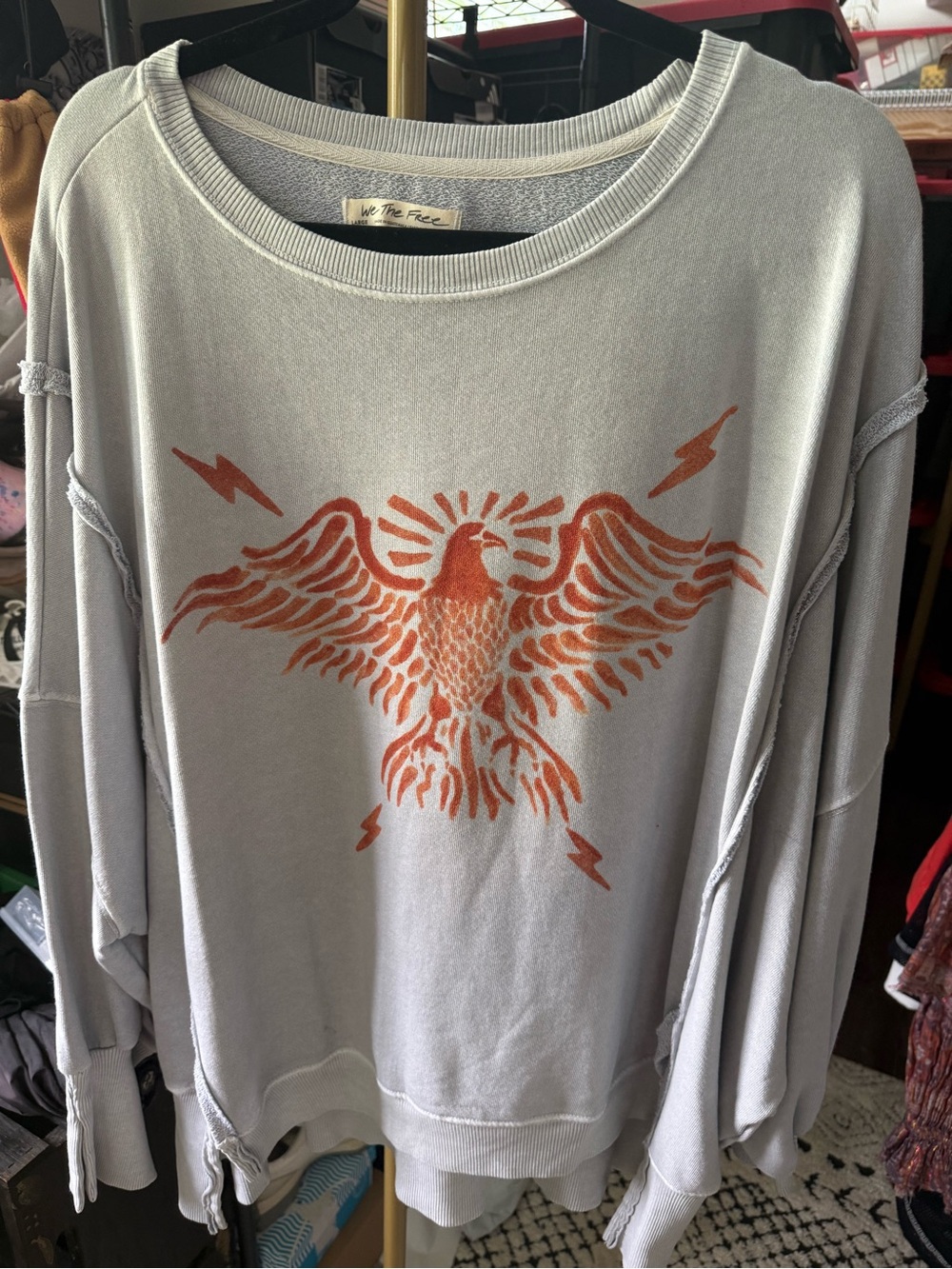 NWOT GRAPHIC CAMDEN LARGE - Picture 2 of 2